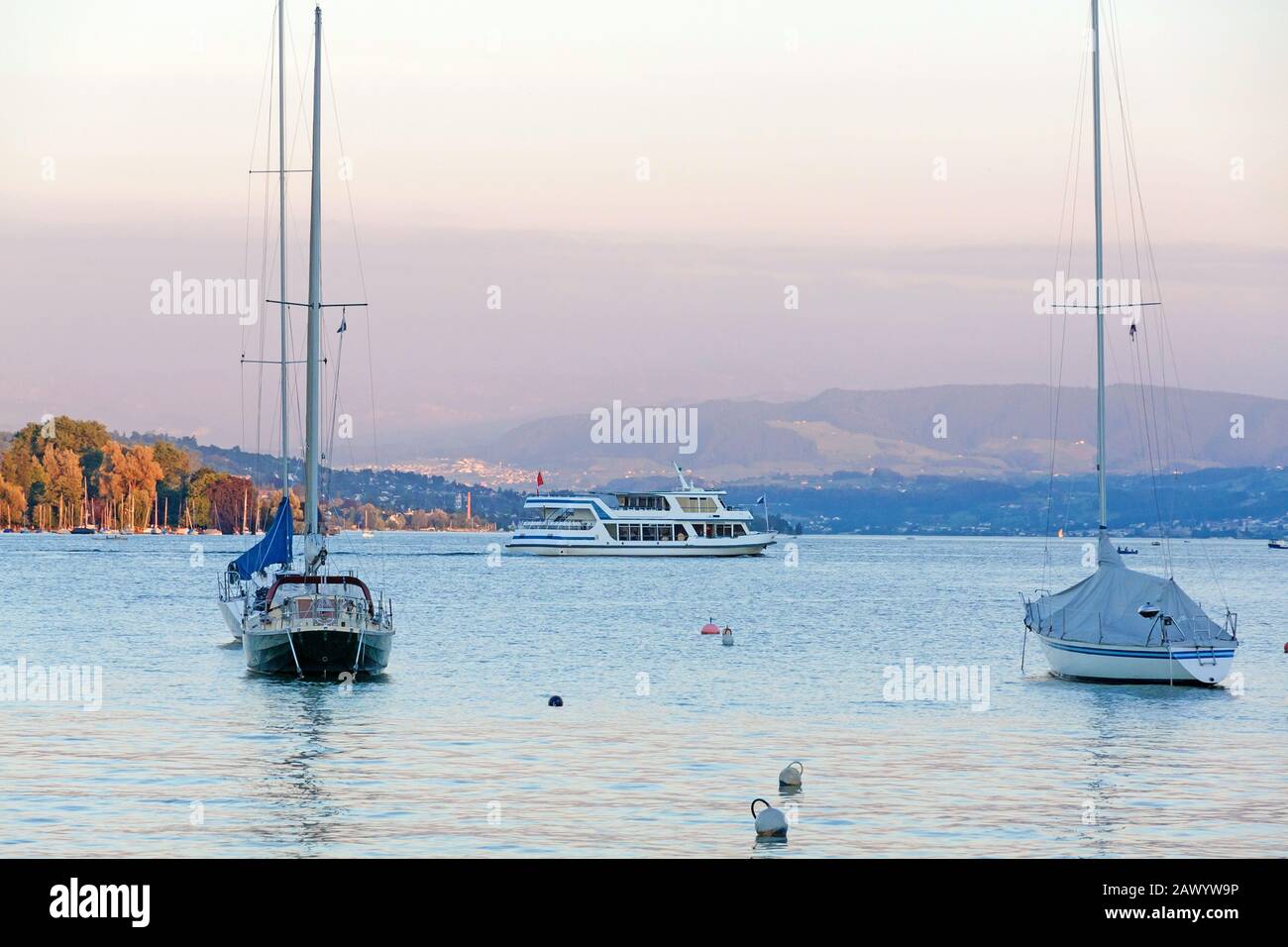 Cruise Zurich Lake High Resolution Stock Photography and Images - Alamy