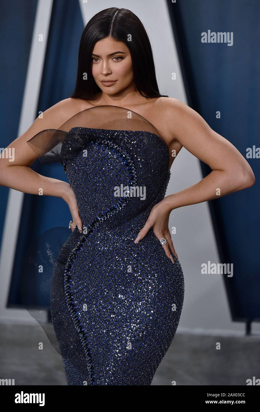 Kylie jenner full length eye contact mini skirt hi-res stock photography  and images - Alamy