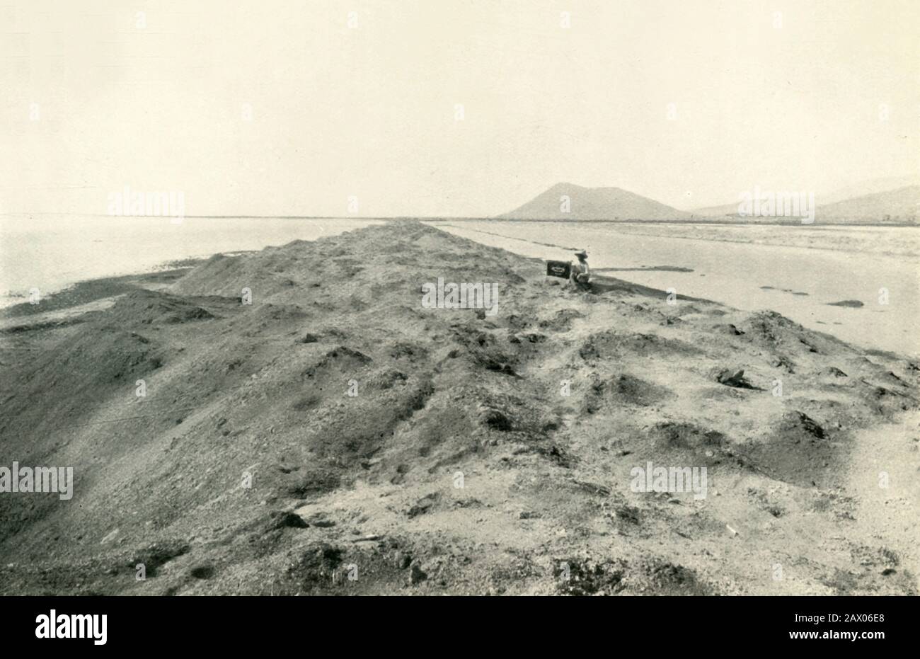 'The Valley of Mexico: View on Lake Texcoco; The Modern City of Mexico in the Distance', 1919. From &quot;Mexico&quot;, by C. Reginald Enock, F.R.G.S. [Charles Scribner's Sons, New York, 1919] Stock Photo