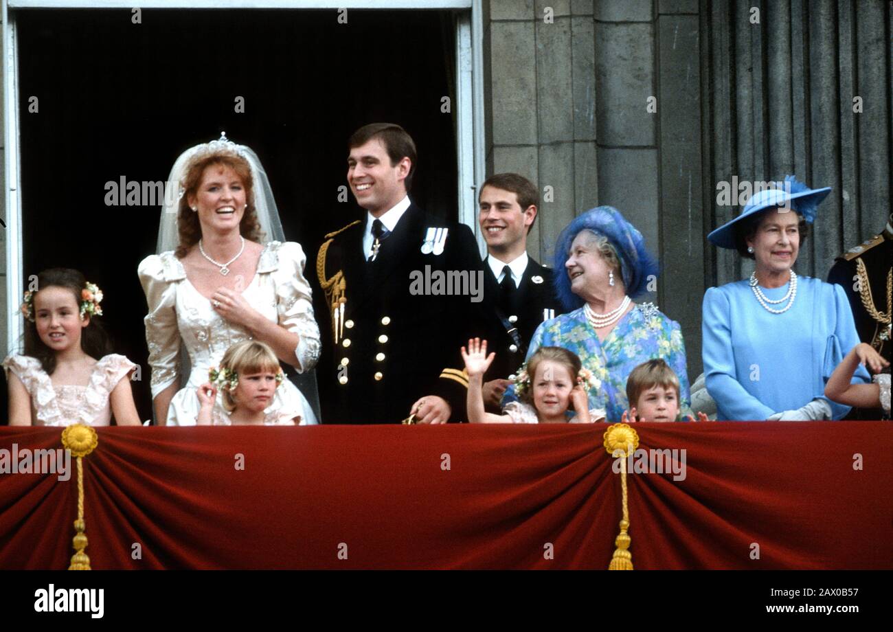 LtoR Unknown, Sarah Ferguson, Duchess of York, Zara Phillips (front),  Prince Andrew, Prince Edward, Unknown (front), The Queen Mother, Prince  William Stock Photo - Alamy