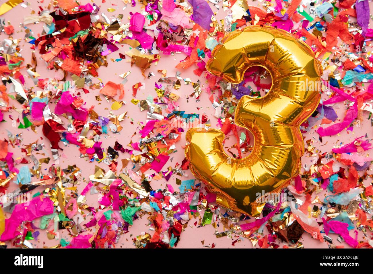 gold number 3 balloon
