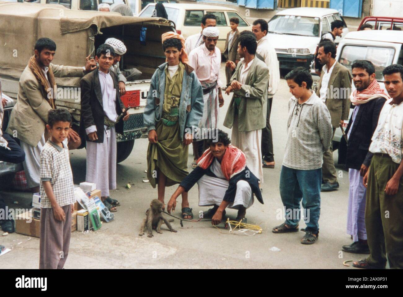 Men wearing janbiya sanaa yemen hi-res stock photography and