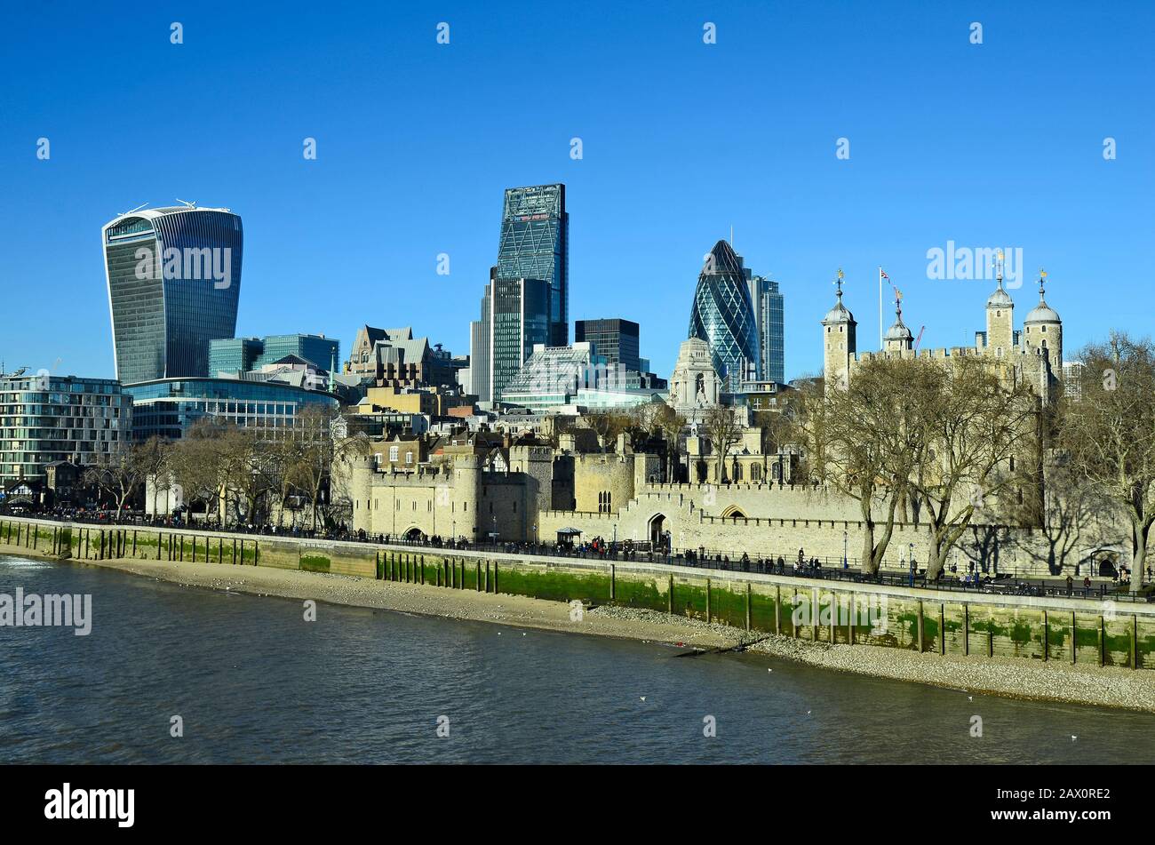 Great Britain, Tower of London and modern buildings, The Gherkin, Leadnhall building aka Cheese Grater and sky garden building Stock Photo