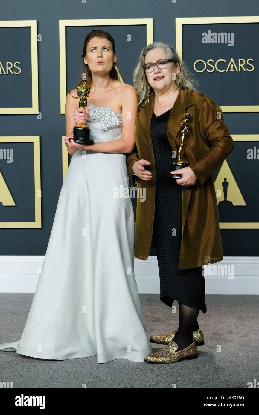 Hollywood California Usa 9th Feb Dolby Theatre At The Hollywood Highland Center Hollywood Uk 9th Feb Carol Dysinger Elena Andreicheva Poses With The Oscar For Documentary Short Subject