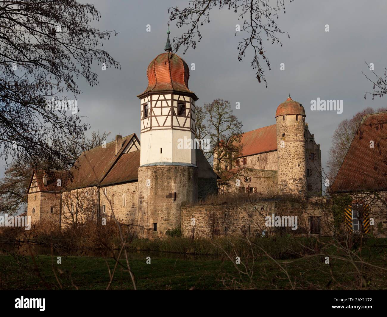 Schloss Sommersdorf im Winter, Altmühltal, Franken, Bayern, Deutschland | Castle Sommersdorf, Altmuehltal, Franconia, Bavaria, Germany Stock Photo