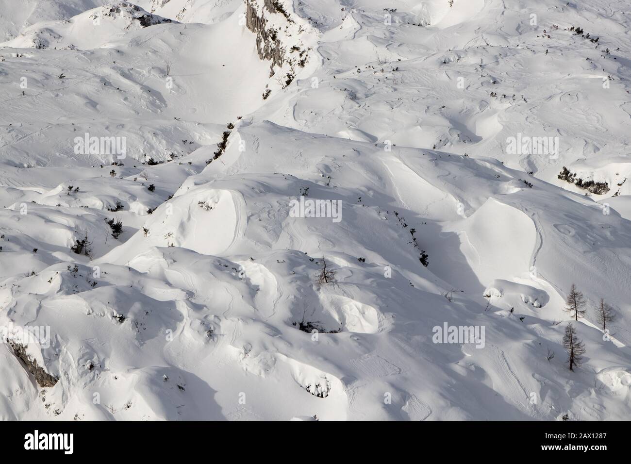 Mountain ridge covered in snow Stock Photo - Alamy