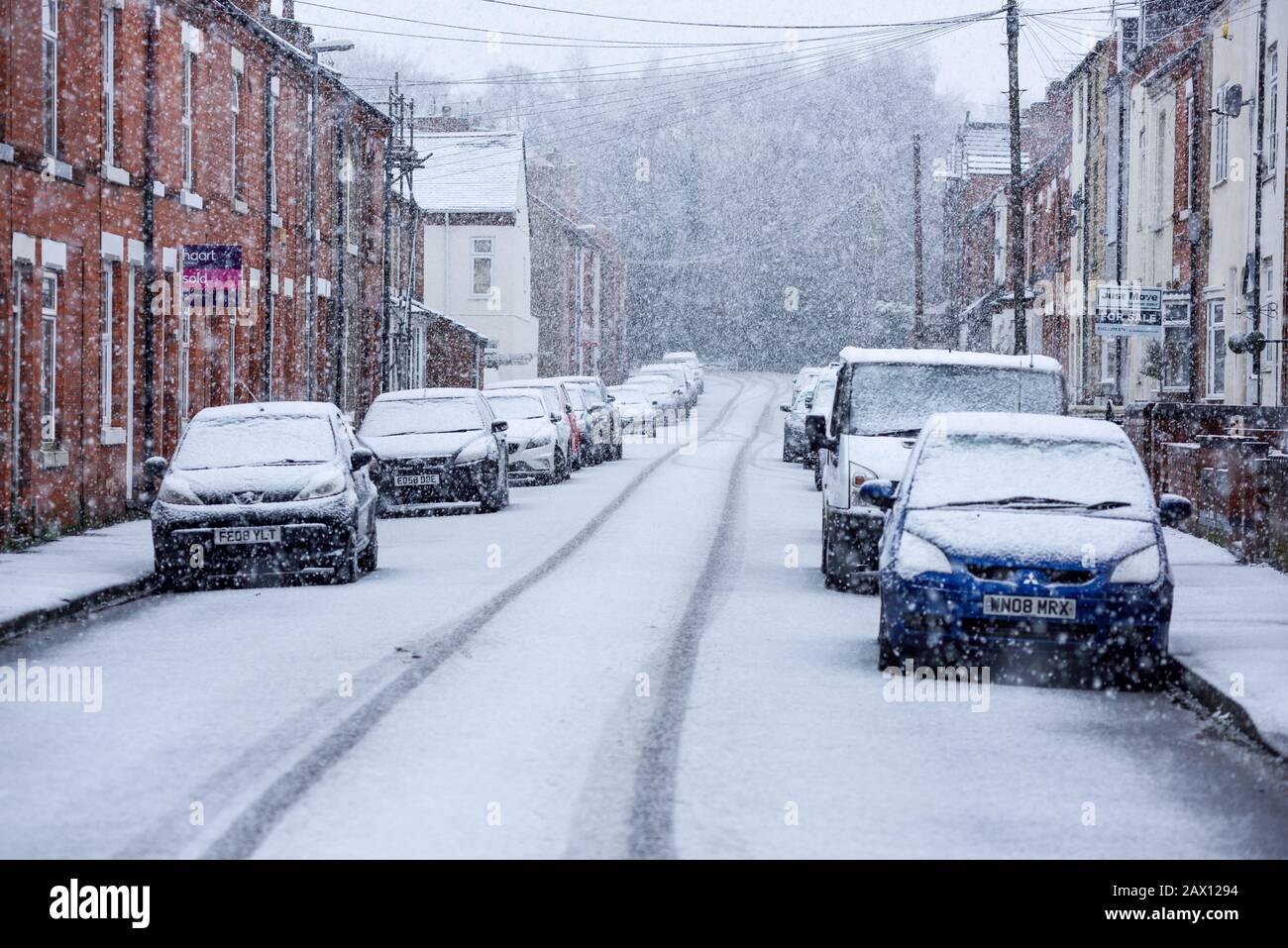 Hucknall, Nottinghamshire, UK. 10th February 2020. Snow and high winds sweep across the East Midlands. Credit: Ian Francis/Alamy Live News Stock Photo