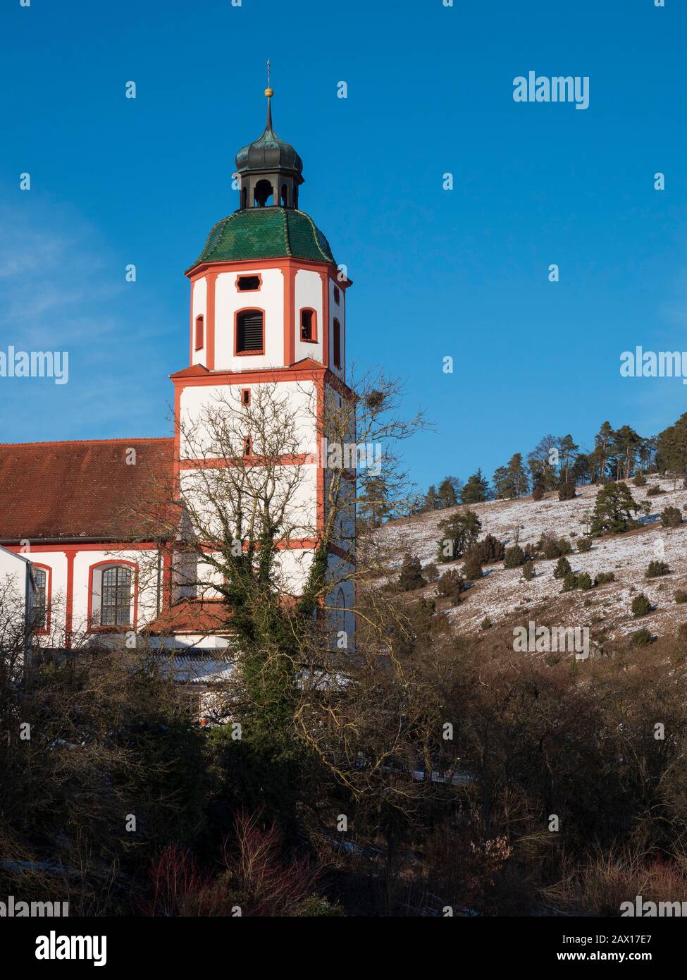 Kirche Gungolding, Gungoldinger Wacholderheide, Winter, Schnee, Altmühltal, Bayern, Deutschland | Gungolding church, Juniper Heat Gungolding, winter, Stock Photo