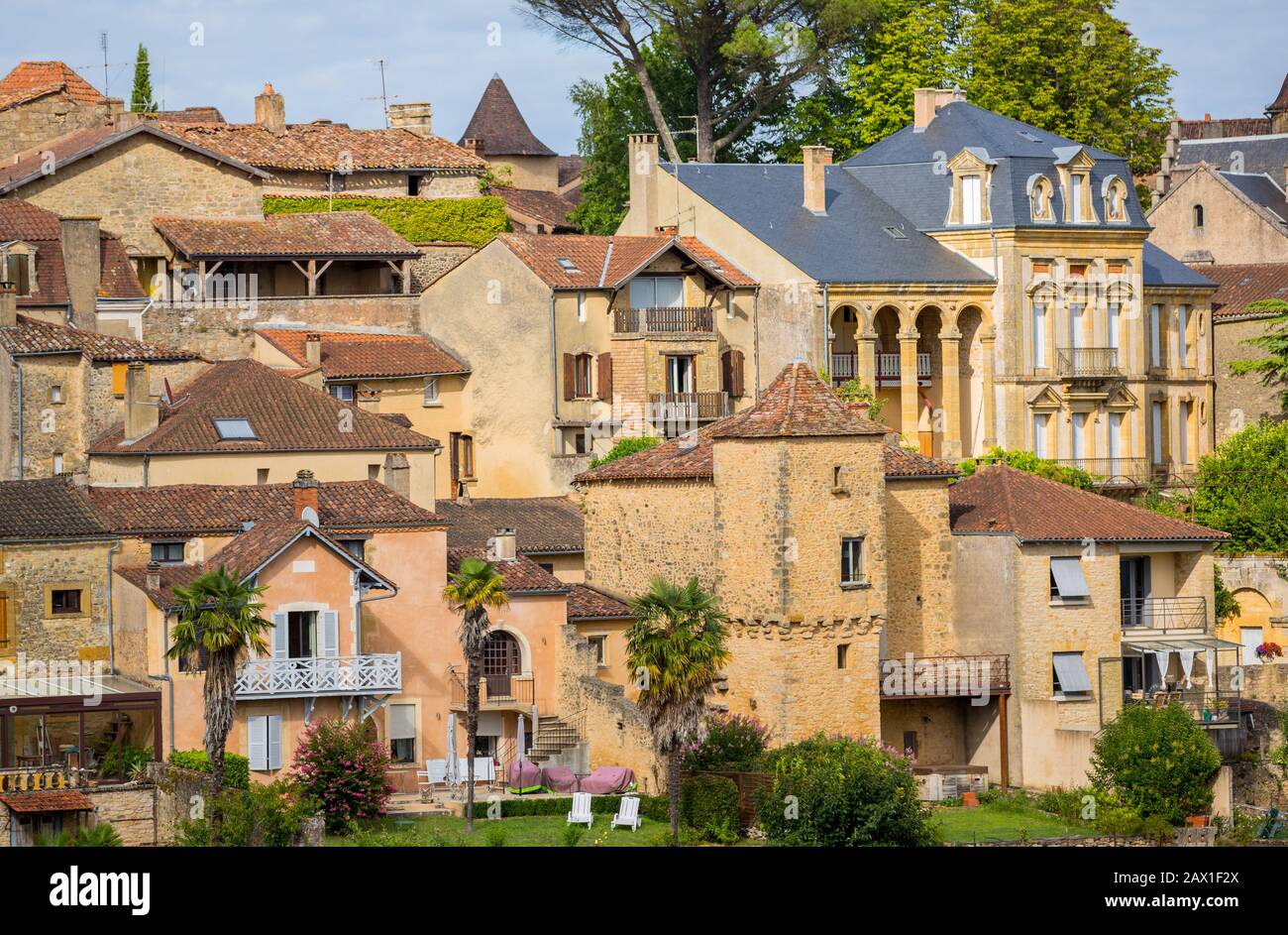 view-of-belves-a-beautiful-medieval-village-in-dordogne-france-stock