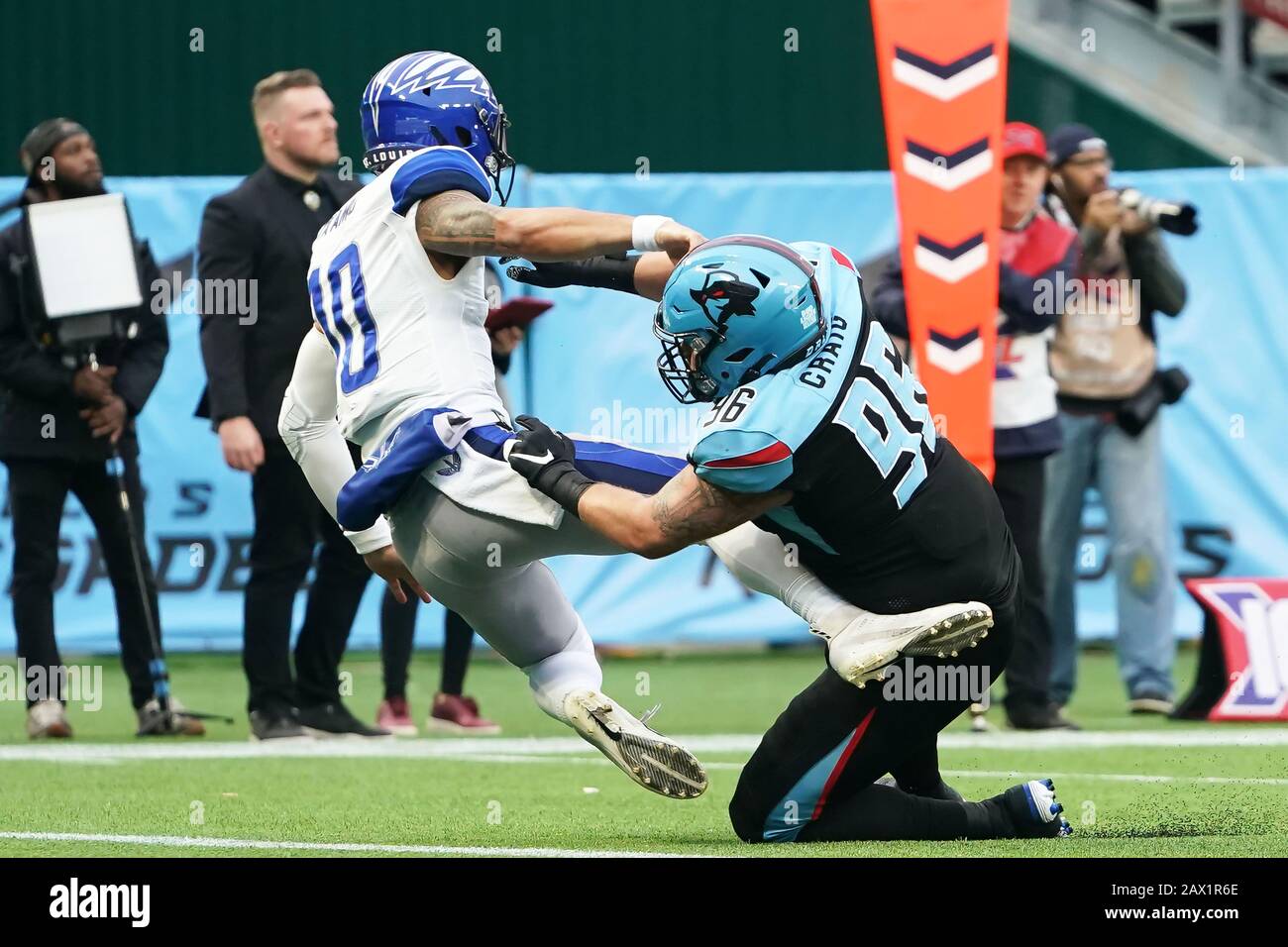 XFL Guardians Battlehawks Football in St Louis, Mo Editorial Stock Photo -  Image of kicker, game: 175113238