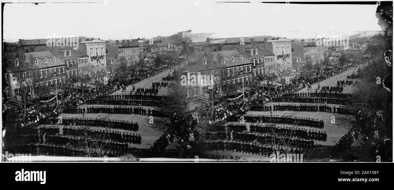 1865 , 19 april , WASHINGTON ,DC , USA : The U.S.A. President ABRAHAM LINCOLN ( 1809 - 1865 ). Funeral of President Abraham Lincoln passing on Pennsylvania Avenue   -  Presidente della Repubblica - Stati Uniti -  USA - Abramo - funerale - carro funebre - corteo - 3D - TRIDIMENSIONALE - STEREOPHOTO - stereografia ----  Archivio GBB Stock Photo