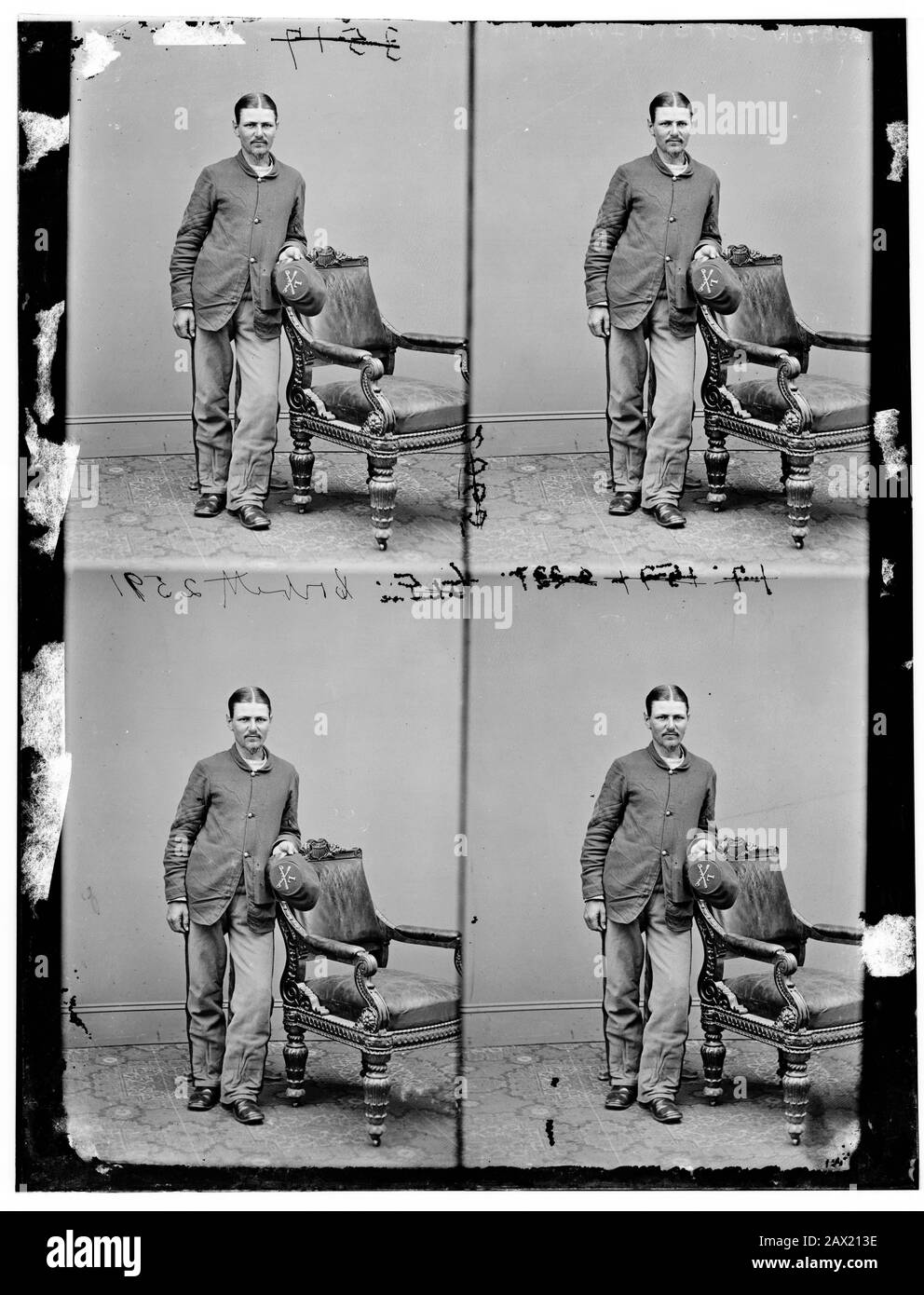 1865 , Washington Navy Yard, D.C., USA  : Thomas P. ' Boston ' Corbett (1832 – presumed dead 1894) was the Union Army soldier who shot and killed Abraham Lincoln's assassin, John Wilkes Booth .  The U.S.A. President ABRAHAM LINCOLN ( 1809 - 1865 ).  Photo by Mathew Brady (1823–1896) -  Presidente della Repubblica - Stati Uniti -  USA - ritratto - portrait - Abramo  - cacciatore di taglie  - COSPIRAZIONE --- Archivio GBB Stock Photo