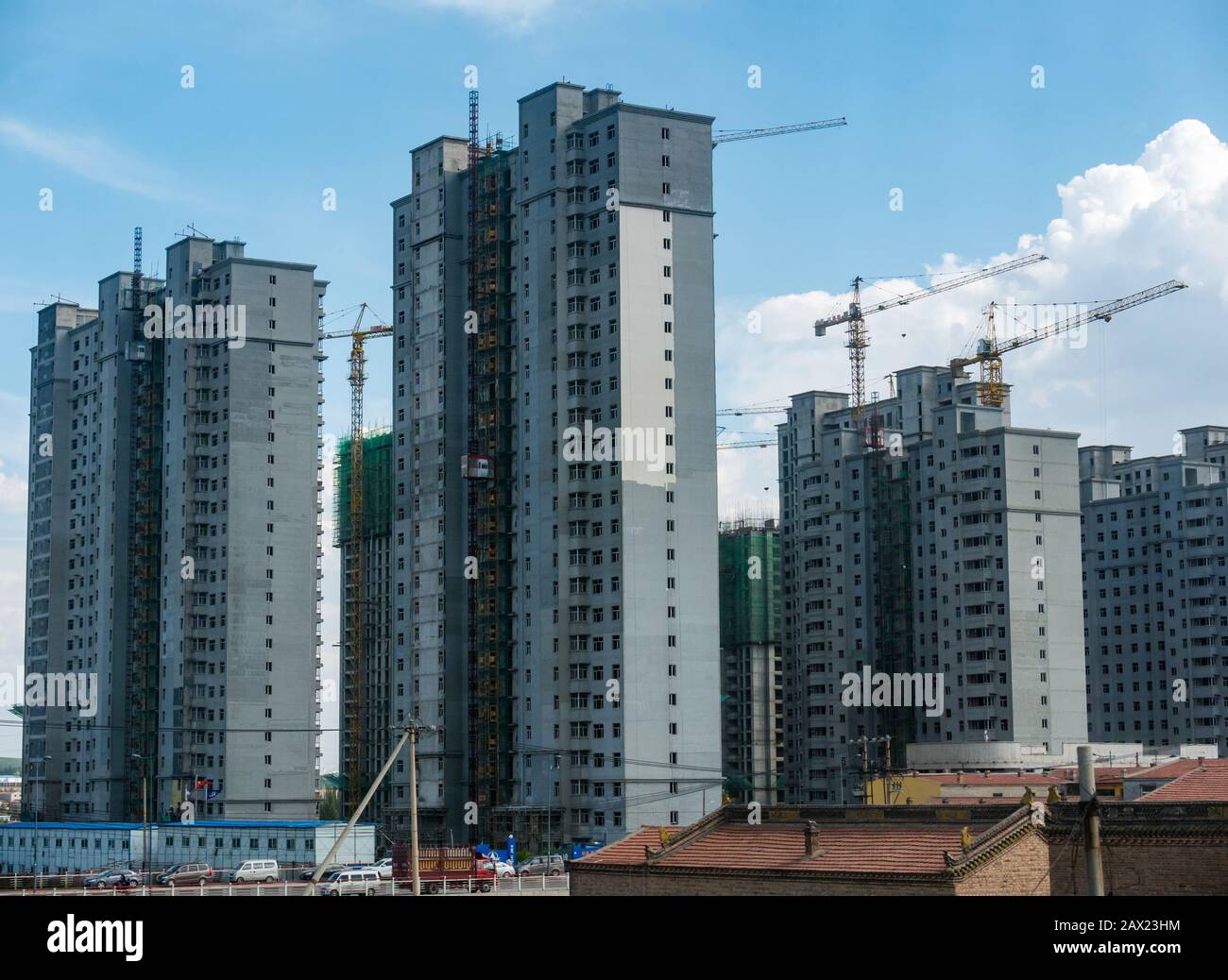 Construction high rise apartment block hires stock photography and