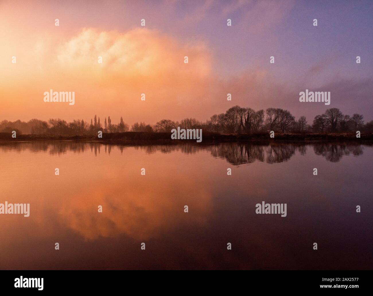 Sunrise on the River Trent at Colwick Country Park, Nottingham England UK Stock Photo Alamy
