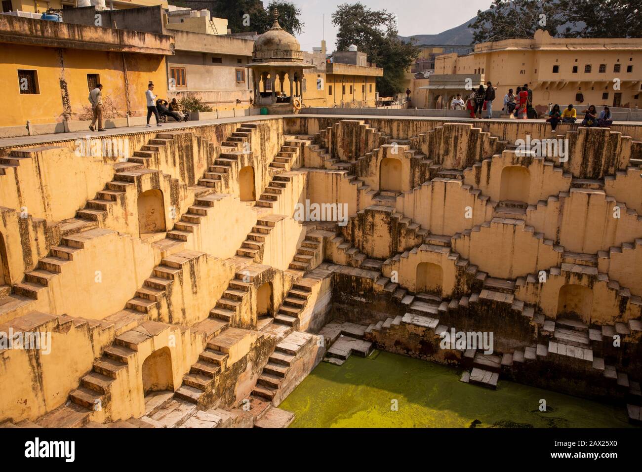 India, Rajasthan, Jaipur, Amber, Panna Meena Ka Kund, C16th baori, step well, geometric symmetrical steps down to water Stock Photo