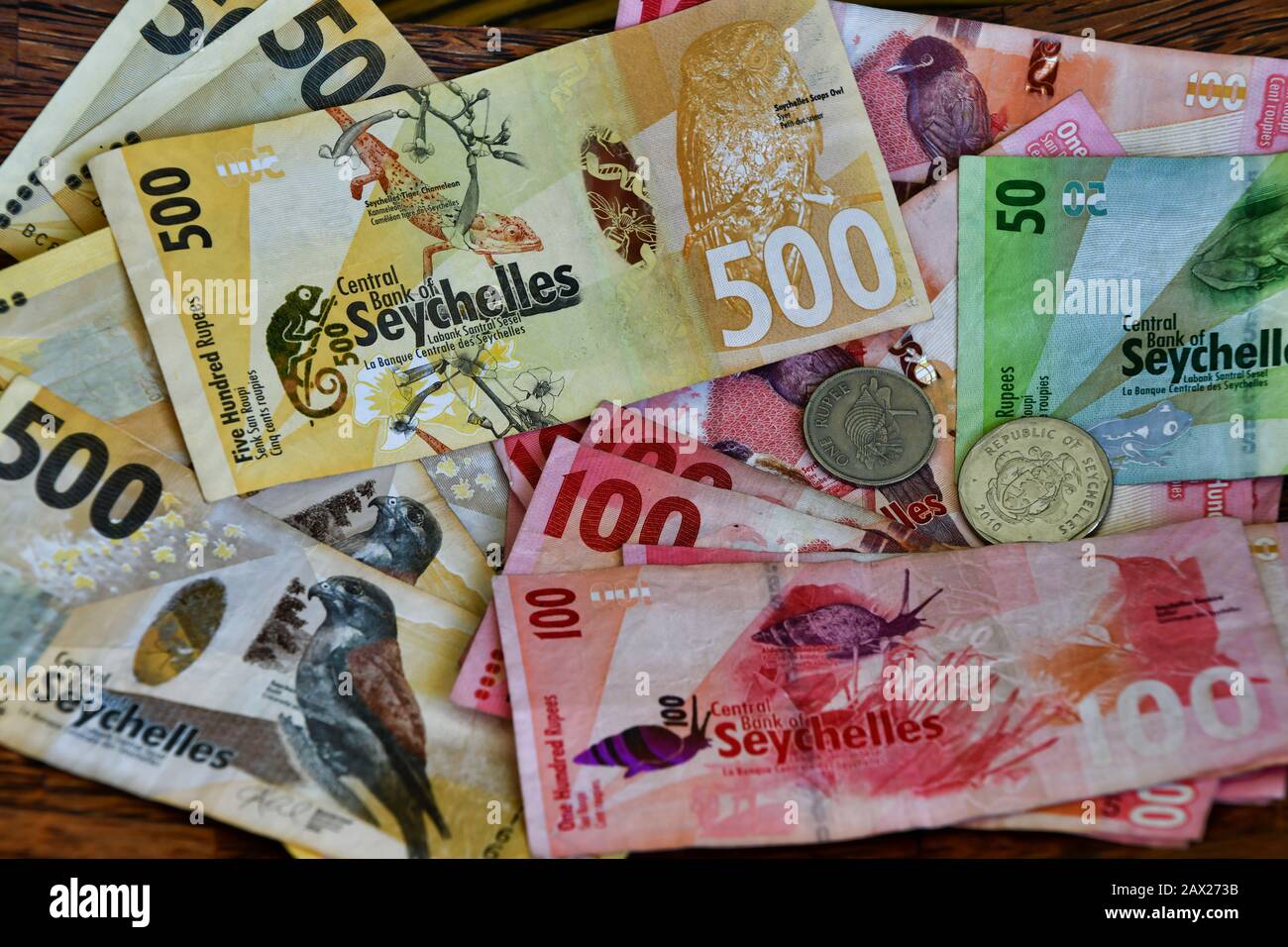 Seychelles Rupees 2020 Banknotes And Coins Stock Photo Alamy seychelles-rupees-2020-banknotes-and-coins-stock-photo-alamy