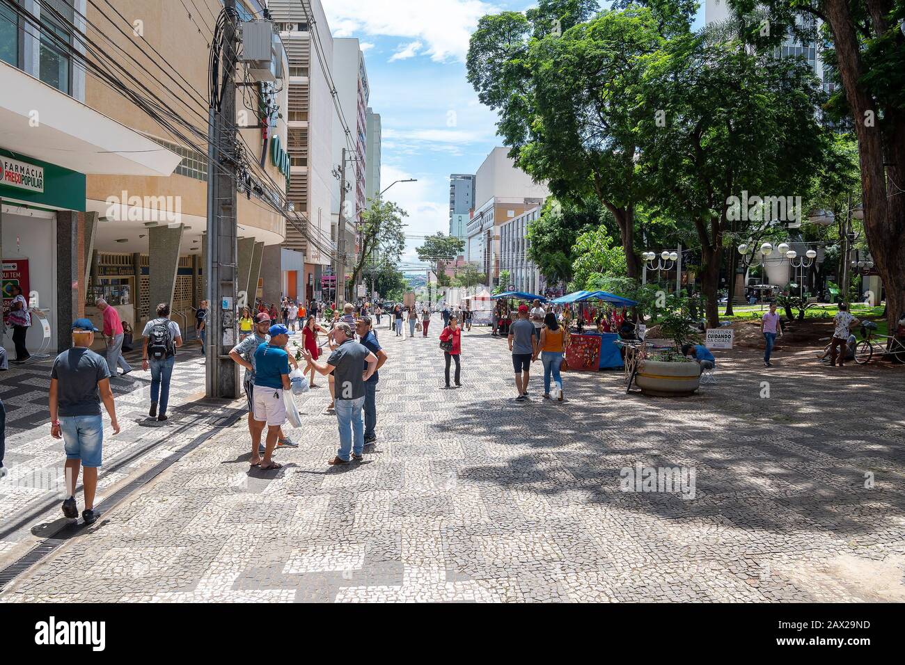 Londrina, Brazil - July 31, 2017: Downtown of Londrina. People walking  between the downtown shops. Place called Calcadao de Londrina destined to  comme Stock Photo - Alamy
