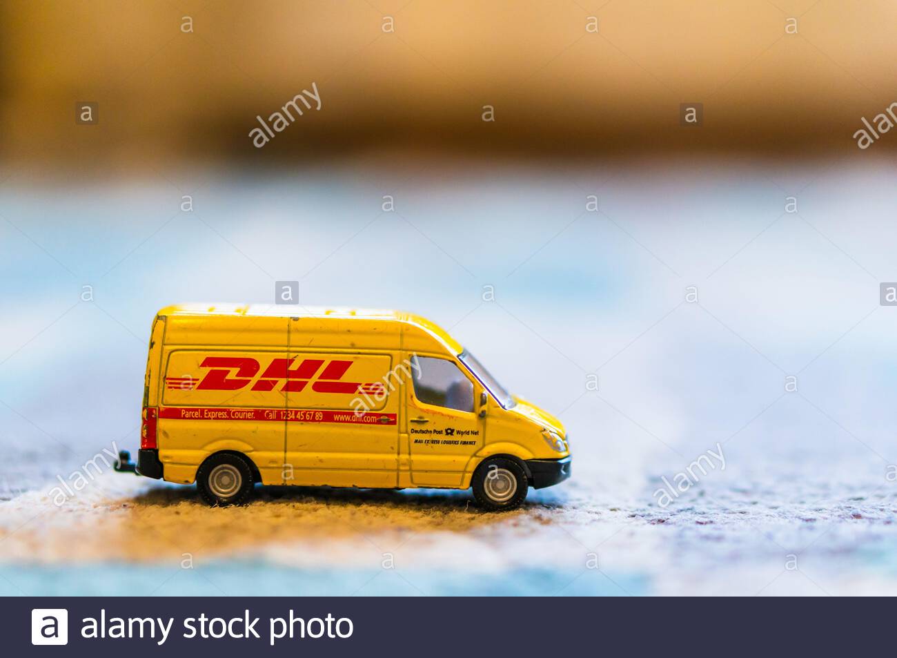 119 red ambulance dhl toy van