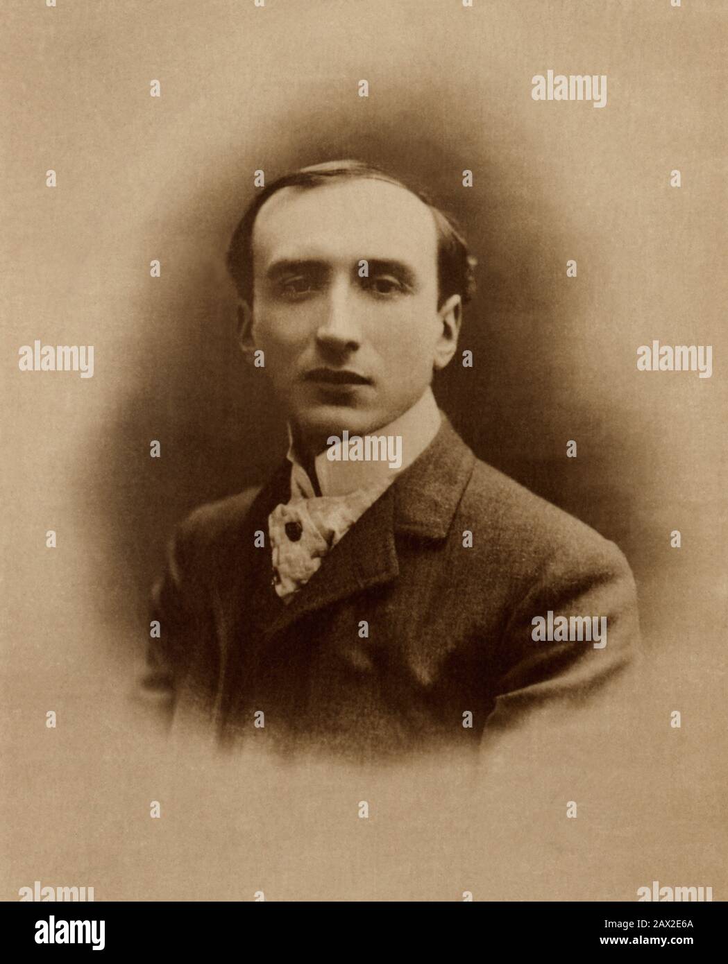 1895 ca , FRANCE : The french dramatist and poet HENRY BATAILLE  ( 1872 - 1922 ). Photo by Pirou , Paris . His works were extremely popular between 1900 and the start of World War I. He went to the École des Beaux-Arts to study painting, but started writing when he was 14. Henry wrote plays and poems, but after the success of his second play, La Lépreuse, he became a playwright exclusively. Bataille's early works were about the effects of passion on human motivation and how stifling the social conventions of the times could be. For example, Maman Colibri, is about a middle-aged woman's affair Stock Photo