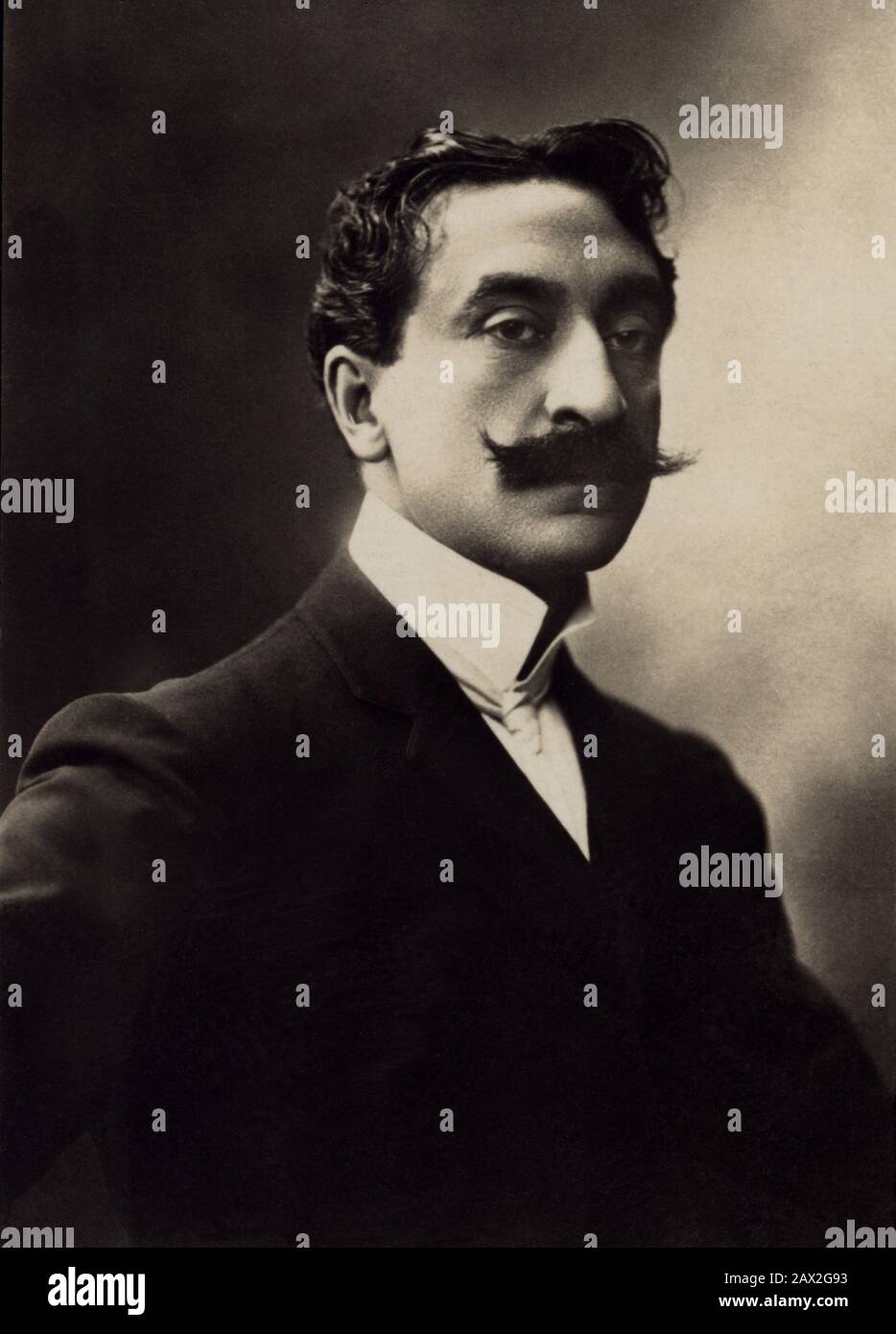 1895 ca , Paris , FRANCE : The painter marquis ANTONIO DE LA GANDARA ( 1861  - 1917 ) , photo by Henri Manuel , Paris . Friend of writer Marcel Proust