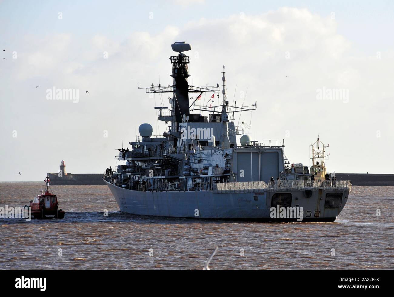 AJAXNETPHOTO. 10TH FEBRUARY, 2020. PORT OF TYNE, ENGLAND. - FRIGATE DEPARTS - TYPE 23 FRIGATE HMS NORTHUMBRLAND DEPARTS TYNESIDE AFTER A GOODWILL VISIT. DEPARTURE SCHEDULED FOR SUNDAY 9TH FEB WAS DELAYED DUE STORM CIARA. PHOTO:TONY HOLLAND/AJAX REF:DTH201002 38492 Stock Photo