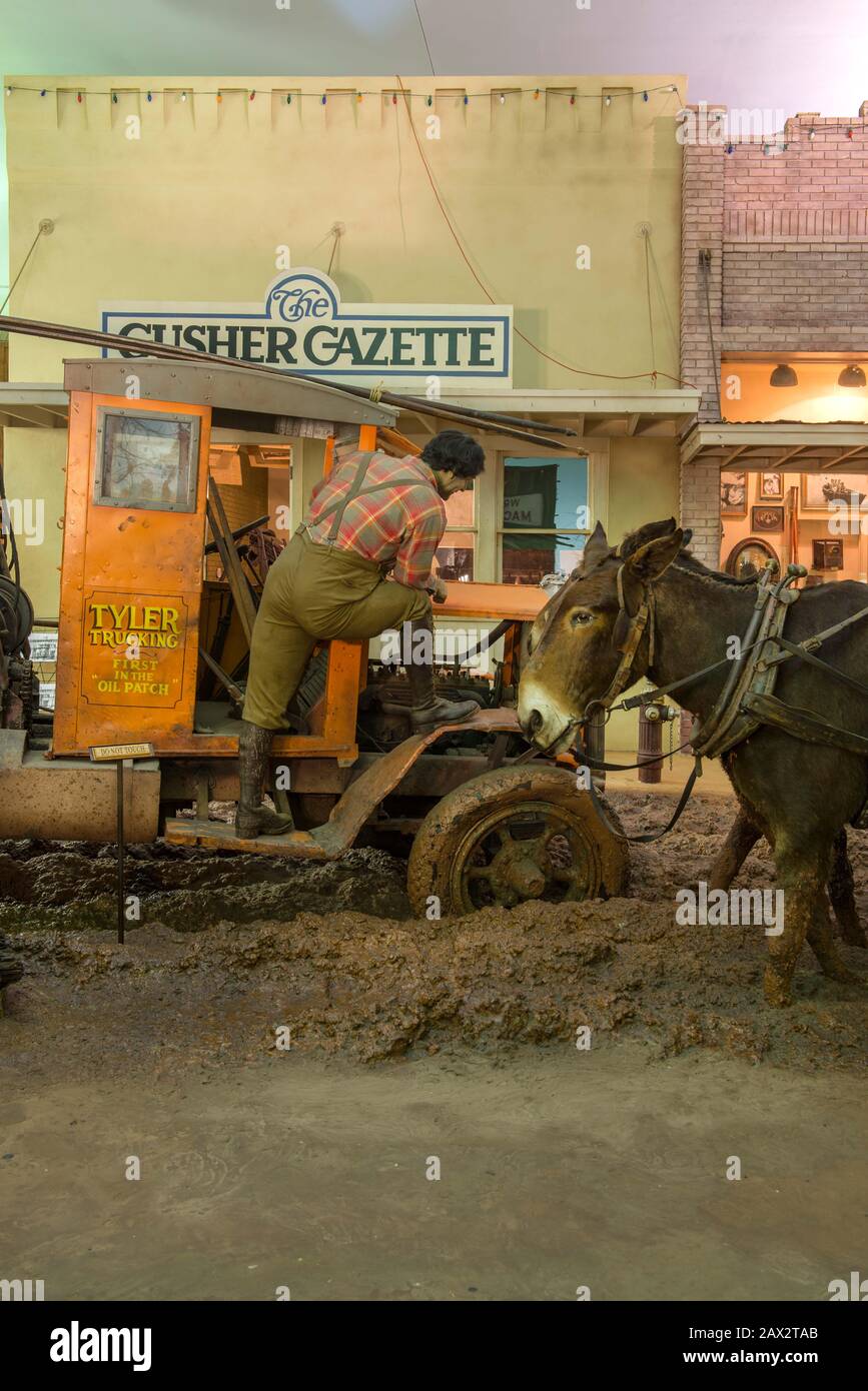 Oil boomtown hi-res stock photography and images - Alamy