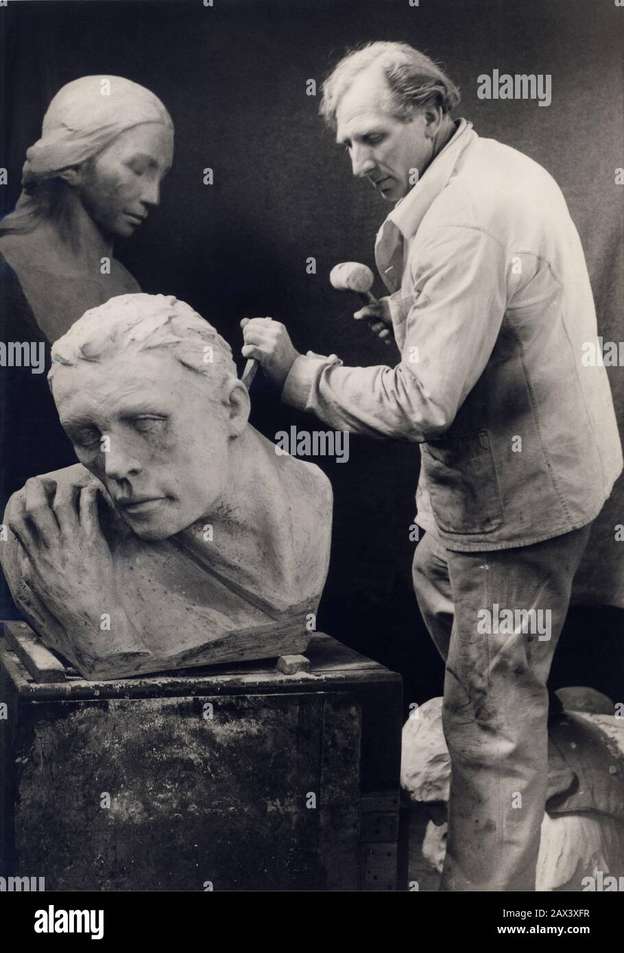 Belgian sculptor hi-res stock photography and images - Alamy