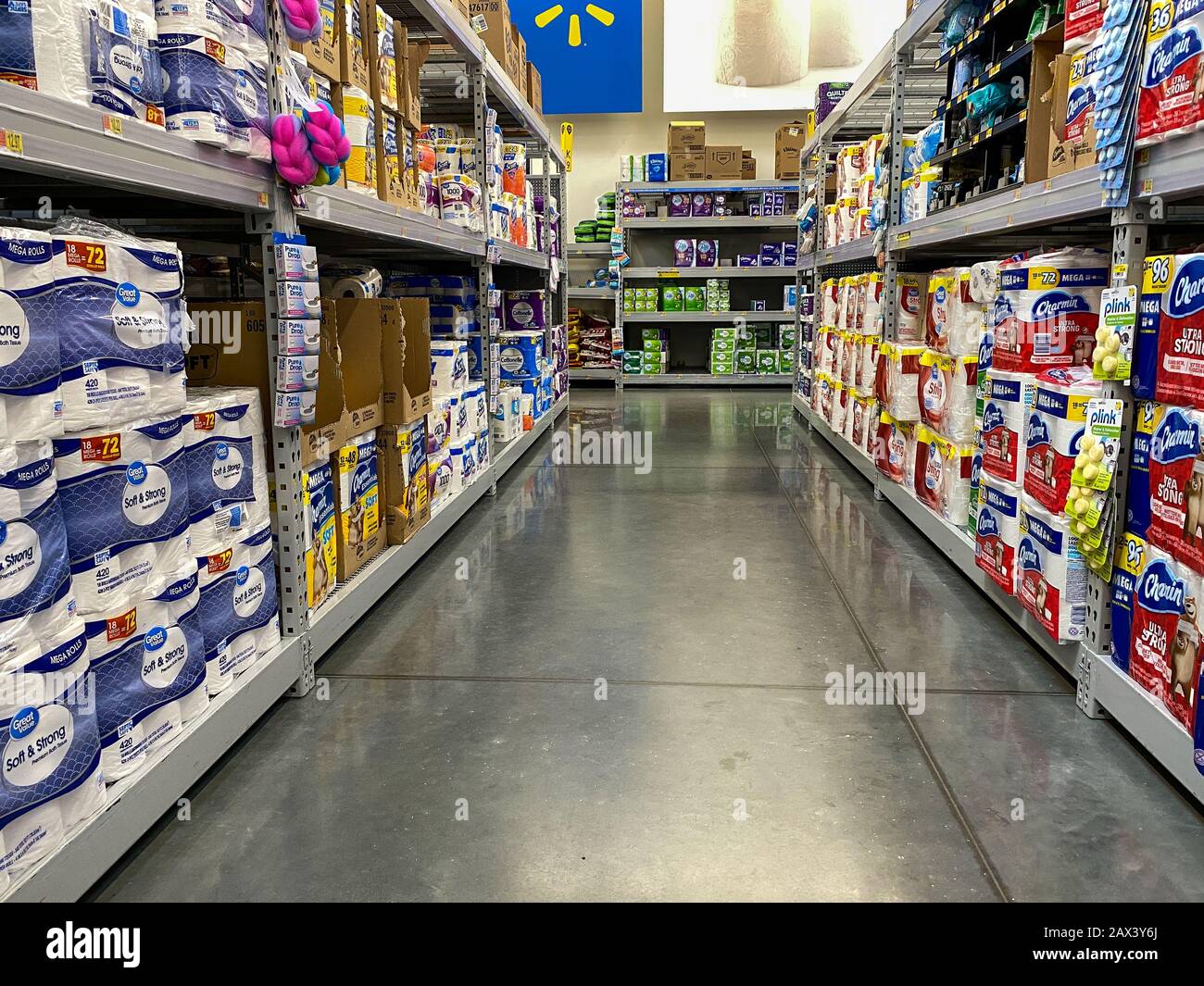 Orlando Usa School Supply Aisle Walmart Orlando Florida – Stock Editorial  Photo © Jshanebutt #405402526