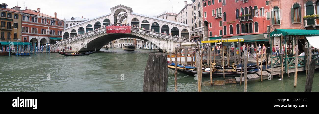 'Deutsch: Rialto Brücke, Venedig - Italien; 3 November 2007 (original upload date) (Original text:  13.06.2005); Self-photographed; Cauer at German Wikipedia (Original text:  Christian Auer); ' Stock Photo