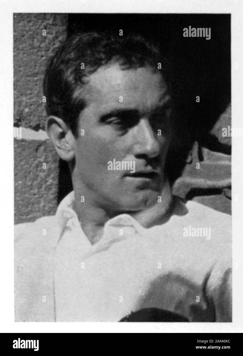1960 , ITALY  :  The italian  painter , Costume Designer and writer DARIO CECCHI ( 1918 – 1992 ) . Dario Cecchi was the brother of most celebrated italian woman movie playwriter SUSO CECCHI D'AMICO ( 1914 - 2010 ). Dario wrote the biography of italian painters Tiziano Vecellio and Giovanni Boldini ( U.T.E.T. ), also wrote a biography on excentric Belle Epoque italian Marchesa Luisa Casati Stampa ( Inchiostro Blu , Ritz ) -  SCRITTORE - LITERATURE - LETTERATURA - LETTERATURA  - ARTS - ARTE - biografo -  PITTORE - PAINTER - SCENOGRAFO - SCENOGRAFIA - COSTUMISTA - SCENOGRAFO - SET DESIGNER - CINE Stock Photo