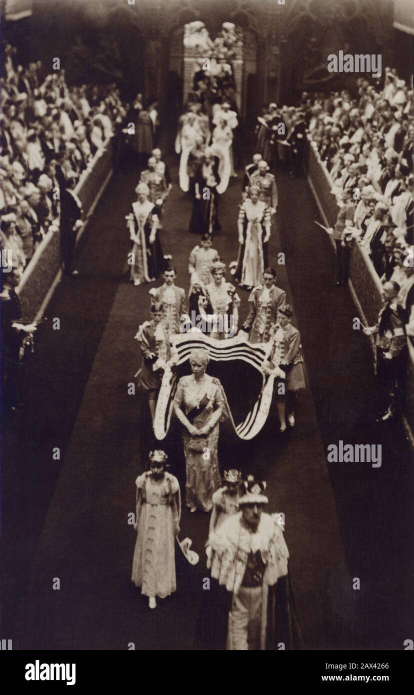 1937 12 May Westminster Abbey London England The