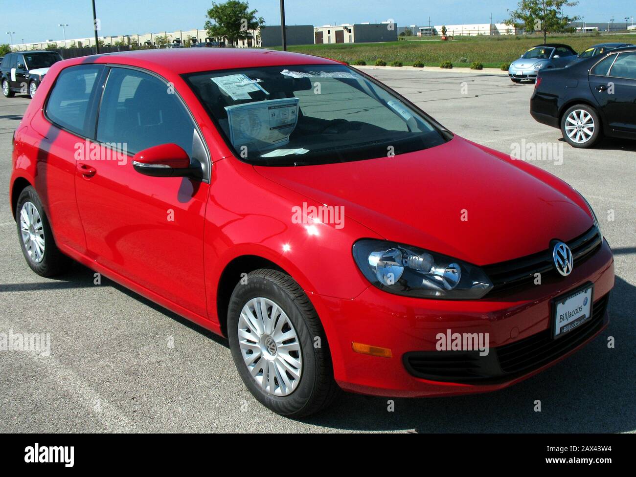 English: 2010 Volkswagen Golf 3-door hatchback, photographed in Naperville,  Illinois, United States.; 17 May 2009 (