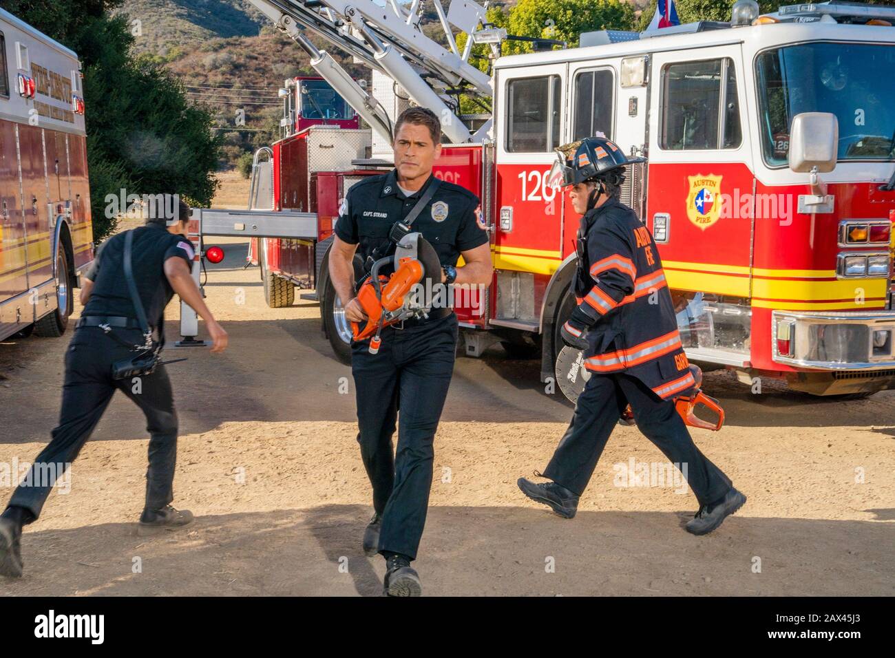 911 LONE STAR, (aka 911 LONE STAR), Rob Lowe (center), Texas Proud