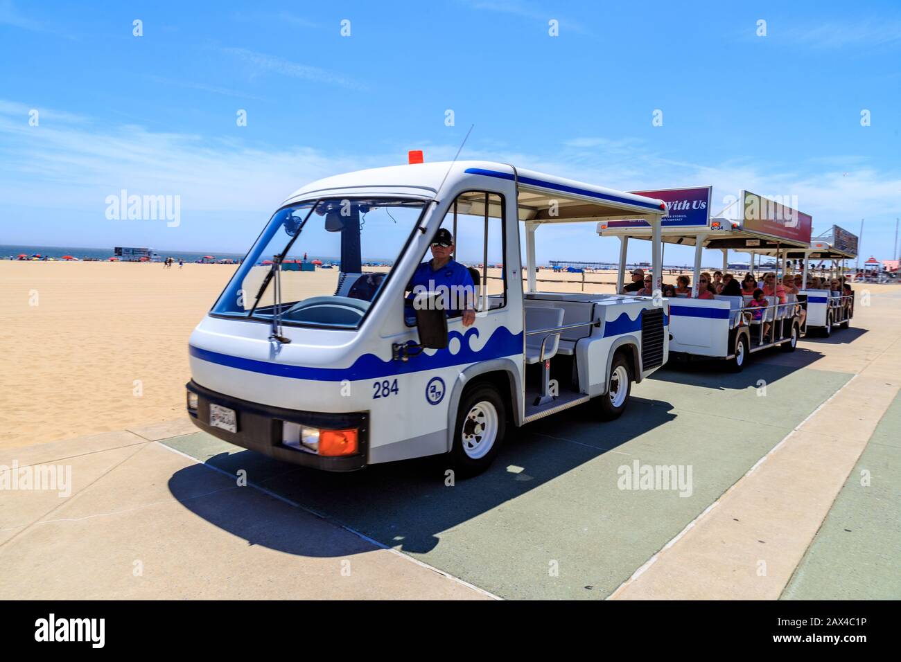 Ocean city boardwalk hi-res stock photography and images - Alamy