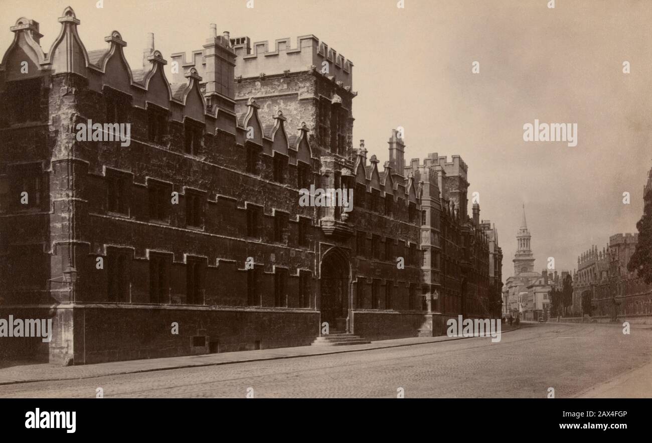 1875 ca ,OXFORD, GREAT BRITAIN  : The  UNIVERSITY COLLEGE  - INGHILTERRA - GRAND BRETAGNA - LONDRA - CATTEDRALE - ARCHITETTURA - ARCHITECTURE  - FOTO STORICHE - HISTORY PHOTOS -   GEOGRAFIA - GEOGRAPHY  - VECCHIA  EUROPA - OLD EUROPE -  CHIESA - CHURCH   -  STILE GOTICO - GOTHIC STYLE - TUDOR - COLLEGIO - UNIVERSITA' - SCUOLA   SCHOOL   ----  Archivio GBB Stock Photo