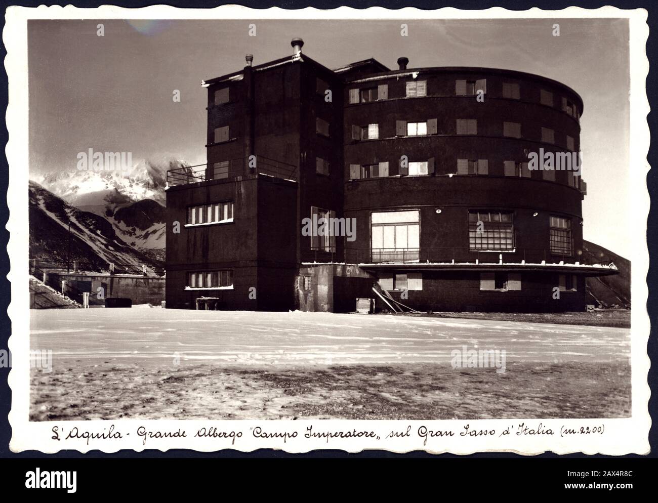 1935 ca , GRAN SASSO , AQUILA ,  ITALY : The GRANDE ALBERGO CAMPO IMPERATORE on GRAN SASSO D' ITALIA , whre was imprisoned the italian Fascist Duce BENITO MUSSOLINI ( 1883 – 1945 ) arrested by italian King of Italy Vittorio Emanuele III after the 27 august 1943 . In this Hotel Mussolini commited  a wrong suicide and at last was released by the nazi german parachuters Fallschirmjager-Lehrbataillon , by captain of SS Otto Skorzeny , the day 12 september 1943 and transported to Germany . Two days after meet Adolf Hitler in Rastenburg .  - ritratto - portrait  - POLITICA - POLITICO -  ITALIA - POL Stock Photo