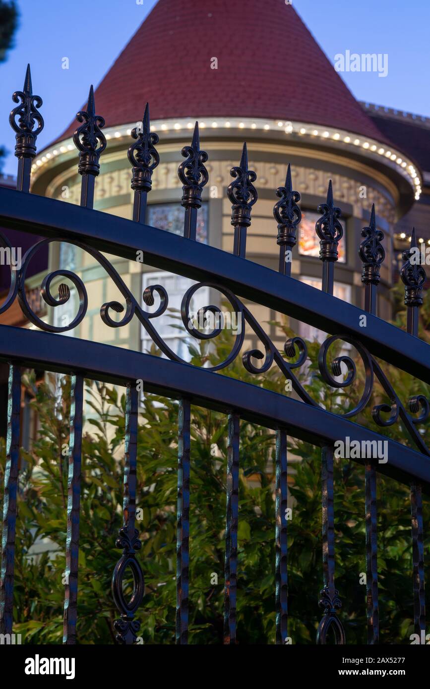 Winchester Mystery House Stock Photo Alamy