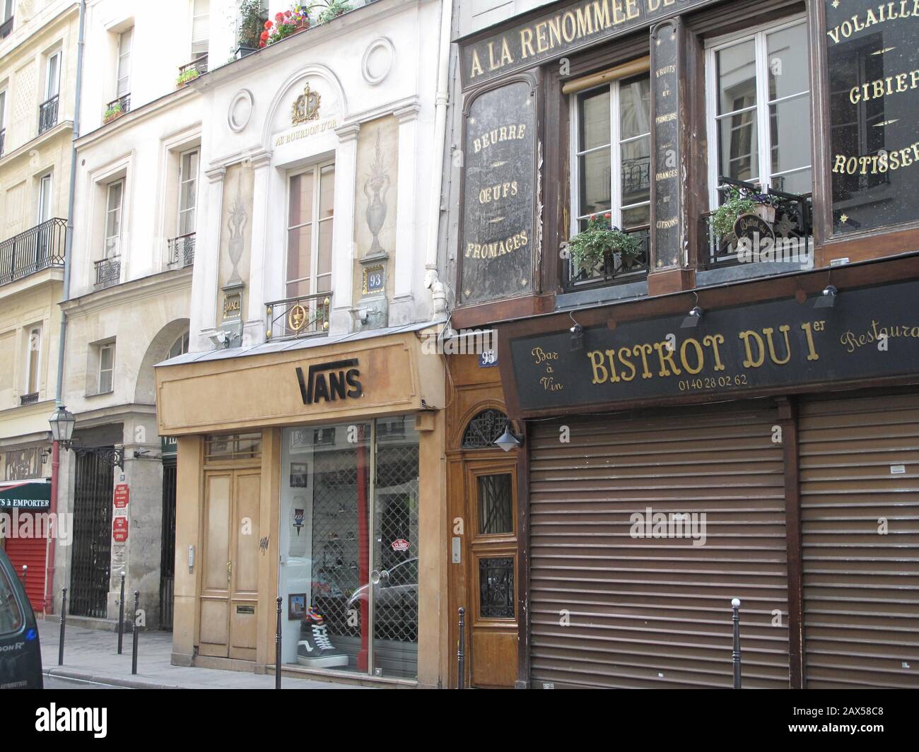 Rue saint honoré hi-res stock photography and images - Page 3 - Alamy