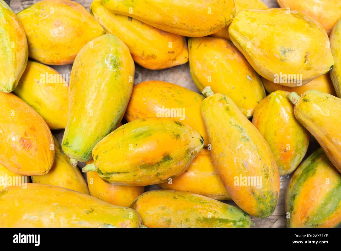 pile of papayas in the market, top view Stock Photo Alamy