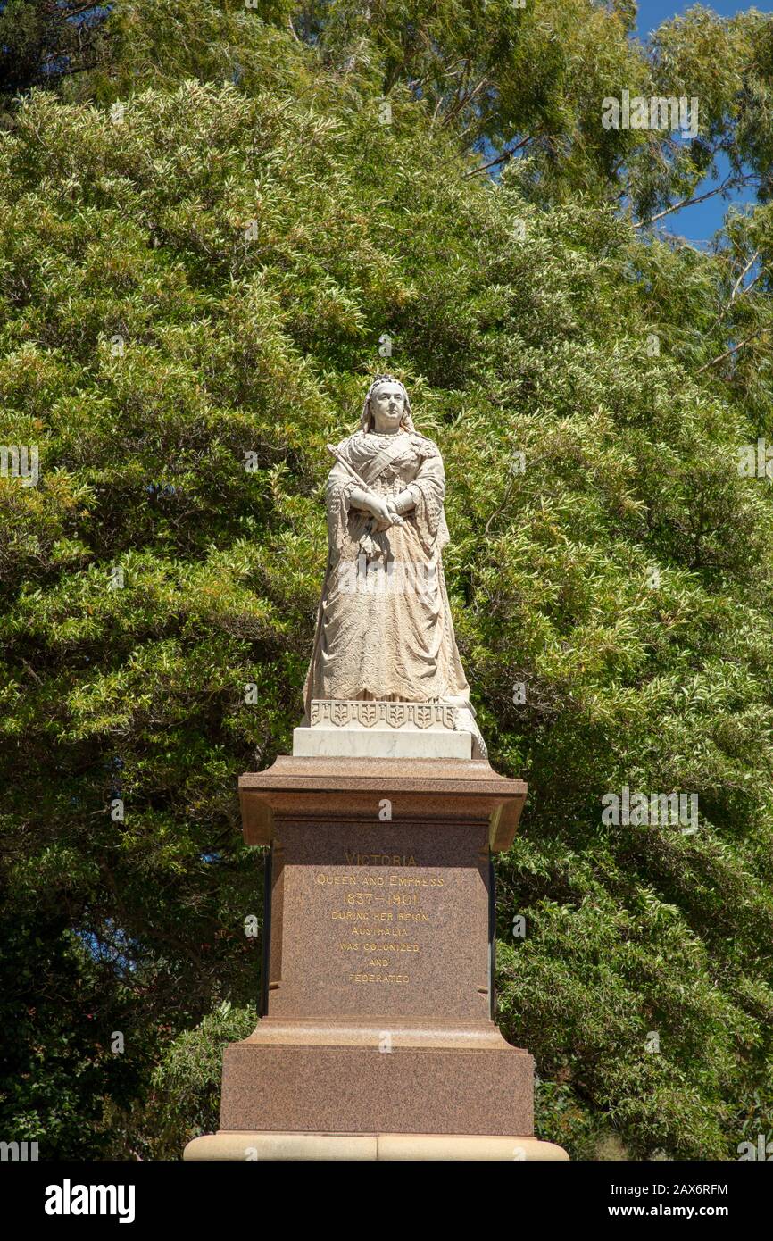Statue of Queen Victoria seen in Kings Park, Perth, Australia Stock Photo Alamy