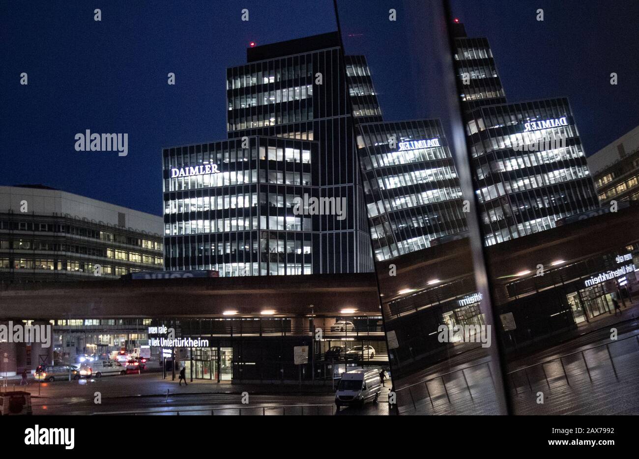 Daimler headquarters in stuttgart germany hi-res stock photography and ...