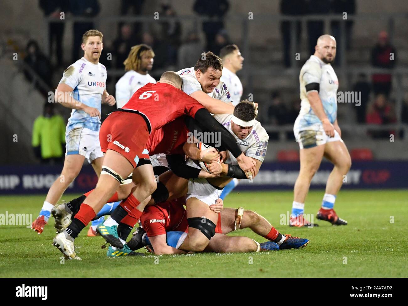 Sale Sharks flanker Jono Ross runs at the Saracens defence during a Premiership Rugby Cup Semi Final  won by Sale 28-7, Friday, Feb. 7, 2020, in Eccles, United Kingdom. (Photo by IOS/ESPA-Images) Stock Photo