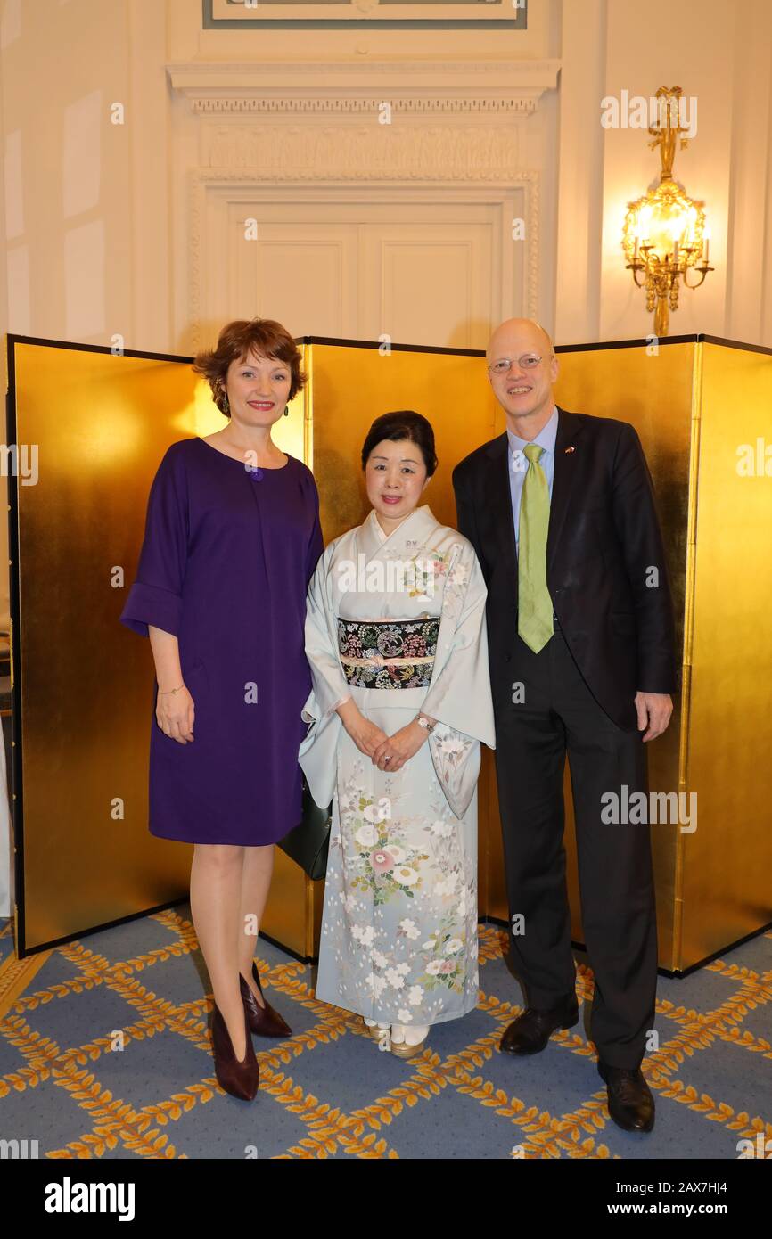 Empfang anlässlich des Geburtstags Seiner Majestät des Kaisers von Japan auf Einladung der japanischen Generalkonsulin Kikuko Kato im Hotel Atlantic K Stock Photo
