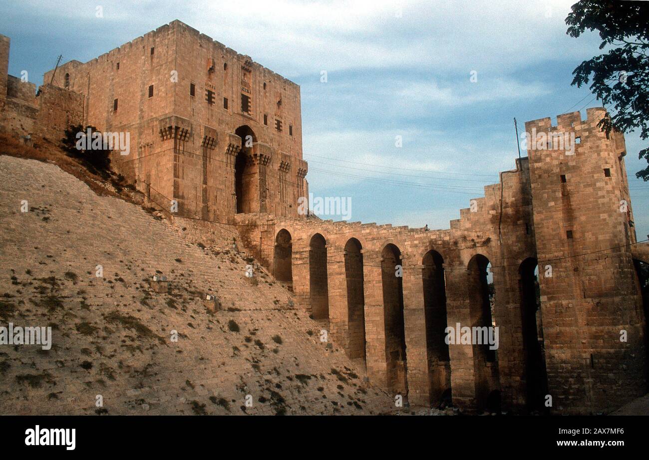 The citadel, Aleppo, Syria Stock Photo - Alamy