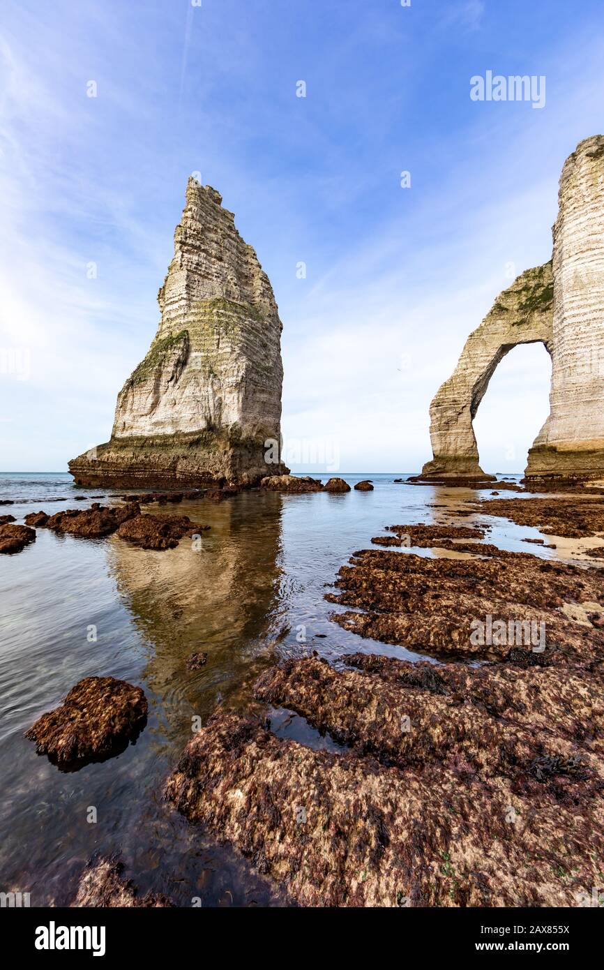 Arch stone cliff sea beach hi-res stock photography and images - Alamy