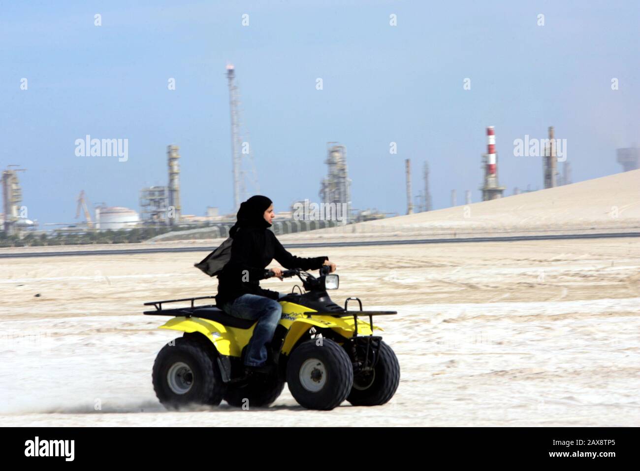 Dune buggy qatar hi-res stock photography and images - Alamy