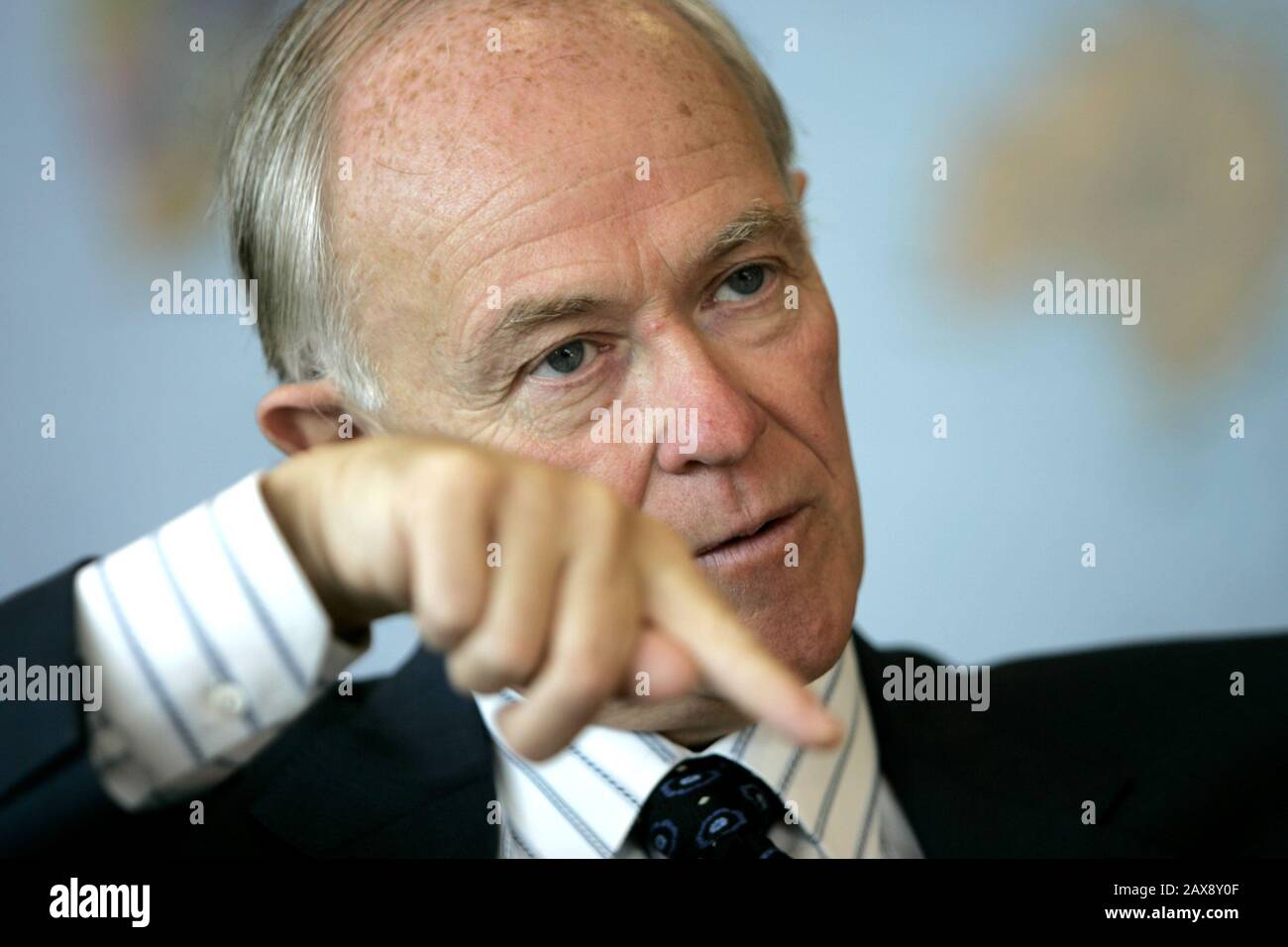 Tim clark airline executive. тим кларк эмирейтс. президент авиакомпании эмирейтс. Sir tim clark. президент компании эмирейтс.