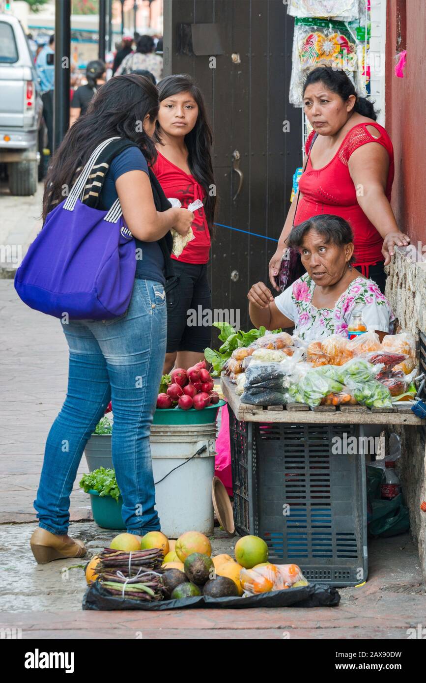 Mexican indian women hi-res stock photography and images - Alamy
