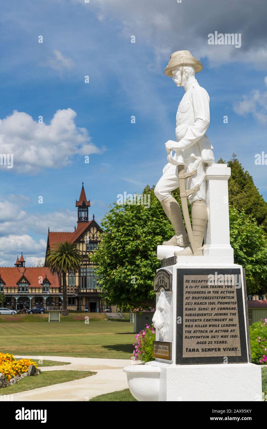 Fred Wylie Memorial Statue, Government Gardens, Rotorua, New Zealand Stock Photo