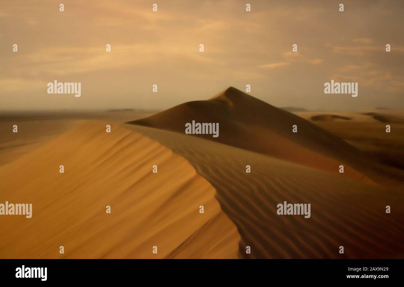 Sand Dunes Uae Stock Photo Alamy Sand Dunes Uae Stock Photo Alamy